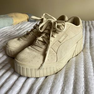 Womens Cali Wedge Sneaker | Off White | Size 9.5